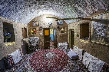اقامتگاه بوم‌گردی آویشن در روستای کهن