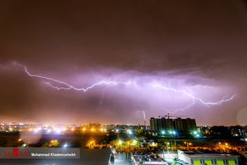رعد و برق در آسمان تهران