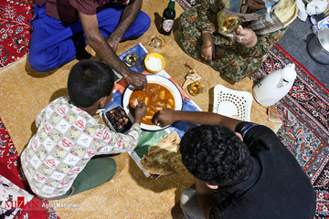 ماه رمضان در مناطق سیل‌زده آق‌قلا