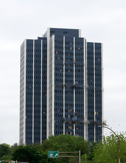 تخریب برج 21 طبقه در پنسیلوانیا