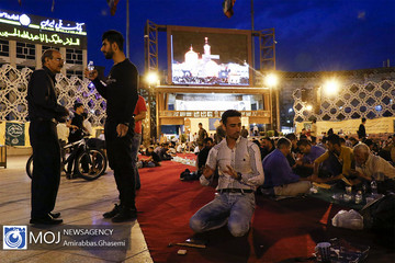 افطار ساده در میدان امام حسین (ع) تهران