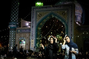 مراسم احیای شب نوزدهم ماه رمضان در امامزاده پنج تن(ع)
