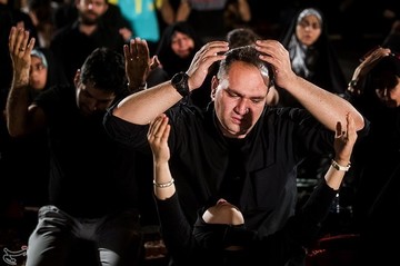 مراسم احیای شب نوزدهم ماه رمضان در حسینیه همدانی‌ها