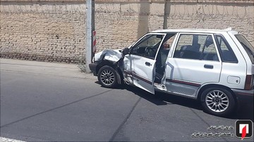 تصادف پژو 206 با پراید در خیابان خلیج فارس