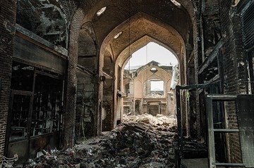 پاکسازی بازار تاریخی تبریز از خسارات آتش‌سوزی