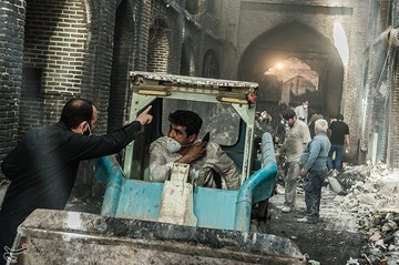 پاکسازی بازار تاریخی تبریز از خسارات آتش‌سوزی