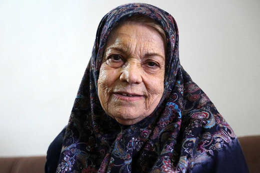 فیلم | گریه‌های بازیگر پیشکسوت سینما و تلویزیون روی تخت بیمارستان