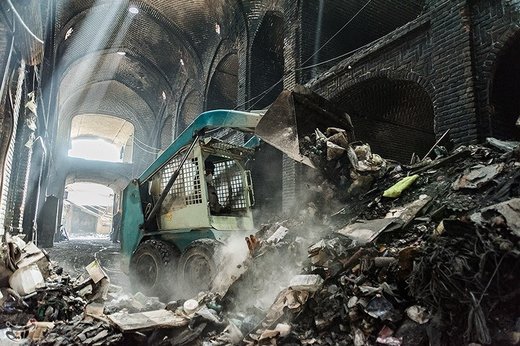 پاکسازی بازار تاریخی تبریز از خسارات آتش‌سوزی