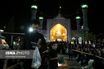 مراسم احیای شب بیست و یکم ماه رمضان در  امامزاده پنج تن لویزان