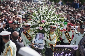 تشییع پیکر شهید کورش حاجی‌ مرادی در کرمانشاه
