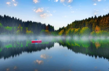 عکس | فضای آرام یک دریاچه در عکس روز نشنال جئوگرافیک