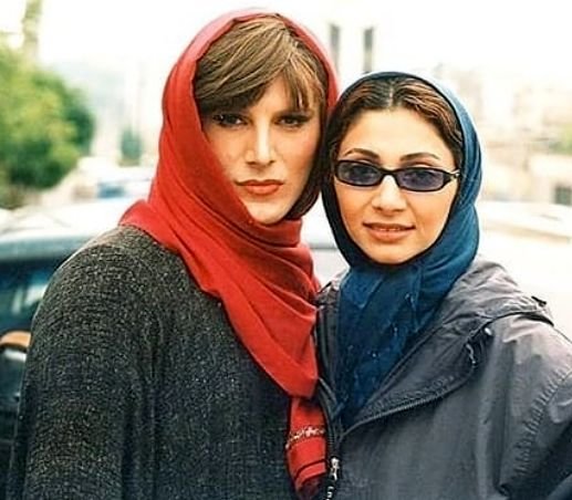 عکس | امین حیایی با ظاهر زنانه کنار همسرش ۱۸ سال پیش