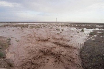 سیلاب دست بردار نیست، تخلیه ۲ روستا، محاصره ۶ روستا و خرابی جاده‌ها در اسفراین