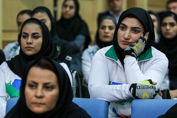 دیدار صمیمی رئیس‌جمهور با ورزشکاران و قهرمانان ملی
