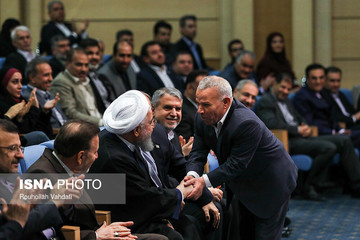 دیدار صمیمی رئیس‌جمهور با ورزشکاران و قهرمانان ملی