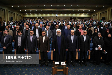 دیدار صمیمی رئیس‌جمهور با ورزشکاران و قهرمانان ملی