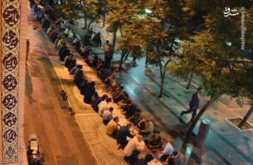 سفره افطار در بازار تهران