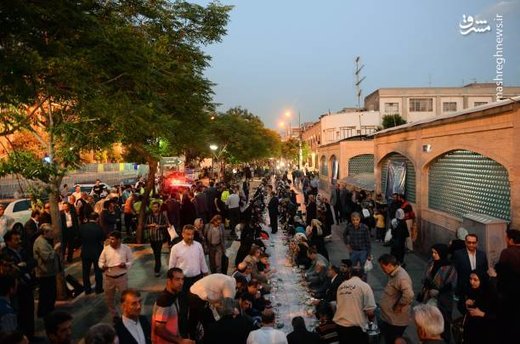سفره افطار در بازار تهران