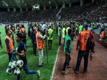 حاشیه بازی تیم پرسپولیس با تیم داماش در اهواز
