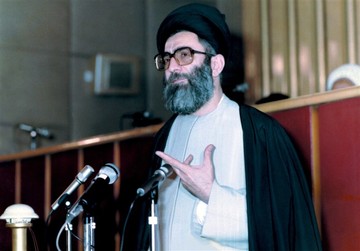 چند نفر از اعضای مجلس خبرگان به رهبری آیت‌الله خامنه‌ای رأی مثبت دادند؟/ ماجرای حذف شرط مرجعیت از شروط مورد نیاز رهبری