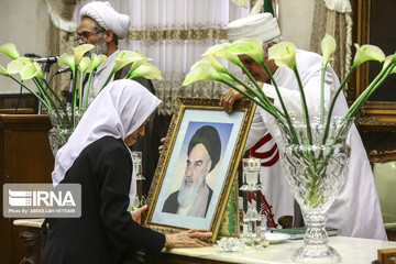 مراسم بزرگداشت ارتحال امام خمینی (ره) از سوی انجمن زرتشتیان