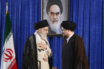 ۲ تصویر متفاوت از رهبر انقلاب و سیدحسن خمینی