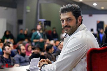 سام درخشانی: روی لبه تیغ راه رفتم
