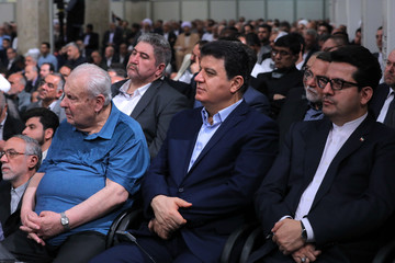 دیدار مسئولان، سفرای کشورهای اسلامی و جمعی از اقشار مختلف مردم  با رهبر معظم انقلاب اسلامی
