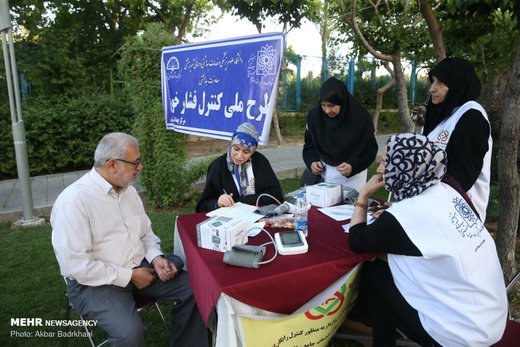 طرح ملی کنترل فشار خون در حاشیه نماز عید سعید