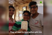 فیلم | فروش بستنی به شکل چهره نخست وزیر هند