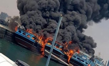 مهار آتش‌سوزی ۵ فروند شناور باری در بندر نخل تقی