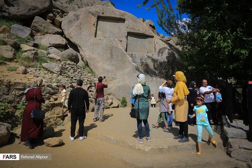 مسافران تابستانی در گنجنامه همدان