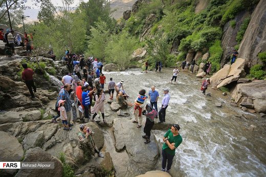 مسافران تابستانی در گنجنامه همدان