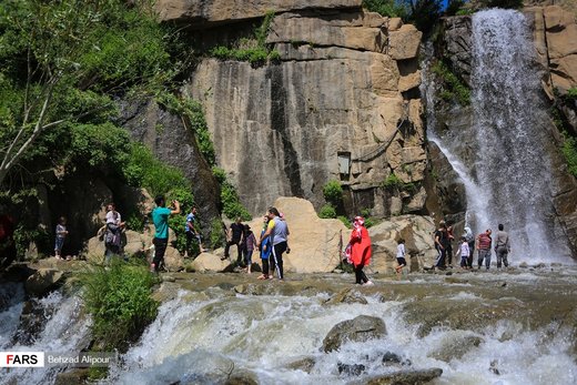مسافران تابستانی در گنجنامه همدان