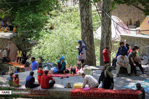 مسافران تابستانی در گنجنامه همدان