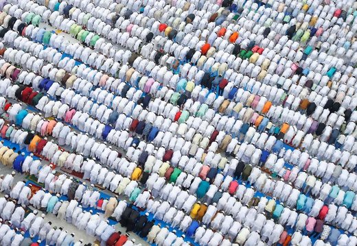 اقامه نماز عید فطر در شهر هاورا هند