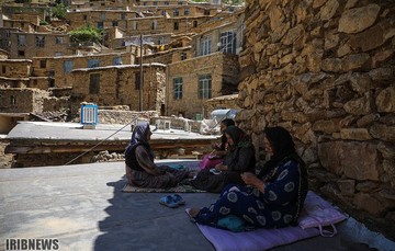 کلاش بافی در اورامانات