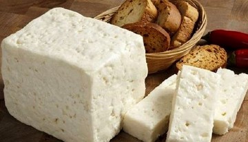 زیاد پنیر نخورید، بدنتان فرسوده می‌شود / 4 عارضه جانبی مصرف بیش از حد پنیر