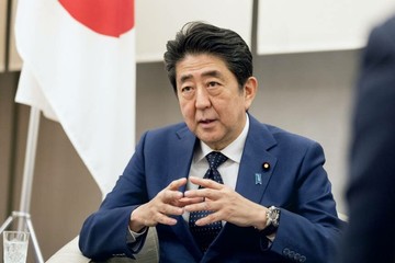 ربيعي: رئيس الوزراء الياباني سيلتقي قائد الثورة الإسلامية