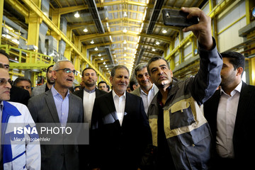 بازدید معاون اول رئیس‌جمهور از کارخانه واگن‌سازی تهران