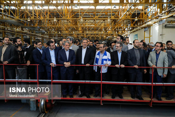 بازدید معاون اول رئیس‌جمهور از کارخانه واگن‌سازی تهران