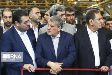 بازدید معاون اول رئیس‌جمهور از کارخانه واگن‌سازی تهران