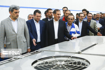 بازدید معاون اول رئیس‌جمهور از کارخانه واگن‌سازی تهران