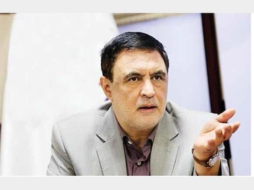 ایمانی: پایداری‌ها سلوک سیاسی احمدی‌نژاد را دارند/ اصولگرایان باید ببینند حضور جبهه پایداری برای آنها فایده دارد یا نه