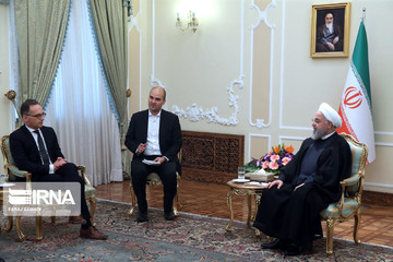 روحاني : ينبغي على اوروبا مواجهة الارهاب الاقتصادي الامريكي ضد الشعب الايراني والوفاء بتعهداتها النووية