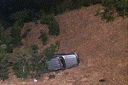 عکس | سقوط وانت به دره ۵۰ متری در لویزان
