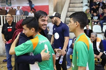 بازی دوستانه تیم منتخب کودکان کار و ستارگان هنر ایران