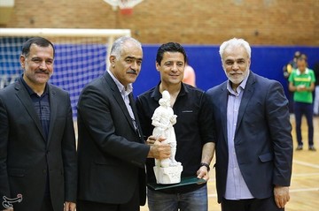 بازی دوستانه تیم منتخب کودکان کار و ستارگان هنر ایران