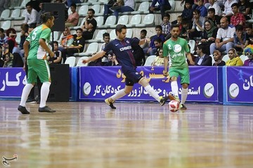 بازی دوستانه تیم منتخب کودکان کار و ستارگان هنر ایران