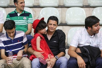 بازی دوستانه تیم منتخب کودکان کار و ستارگان هنر ایران